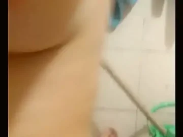 argenta hermosa cabalgandome en la ducha parte 1pov 1734045983