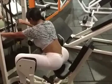 armenian bubble butt tight spandex showing camel toe in gym 1 1733440809